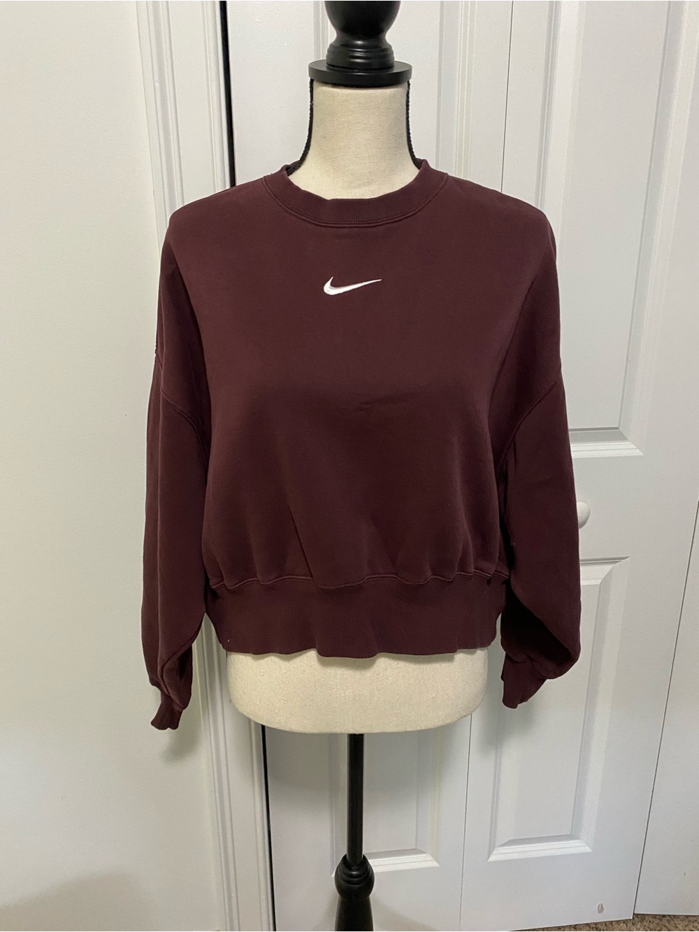 Nike Women's Dark Maroon Cropped Crew Sweatshirt